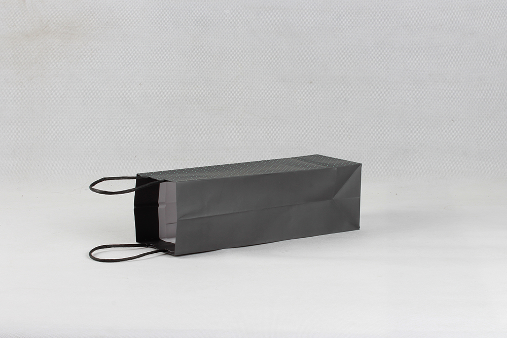 黑色高檔禮品牛皮紙袋定制