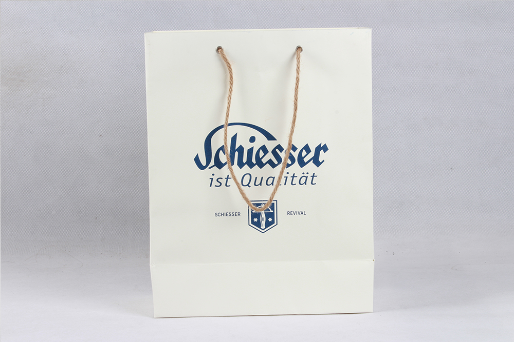 高檔白色字母銅版紙袋 高檔白色字母銅版紙袋