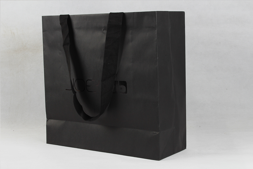 高檔黑色字母銅版紙袋 高檔黑色字母銅版紙袋