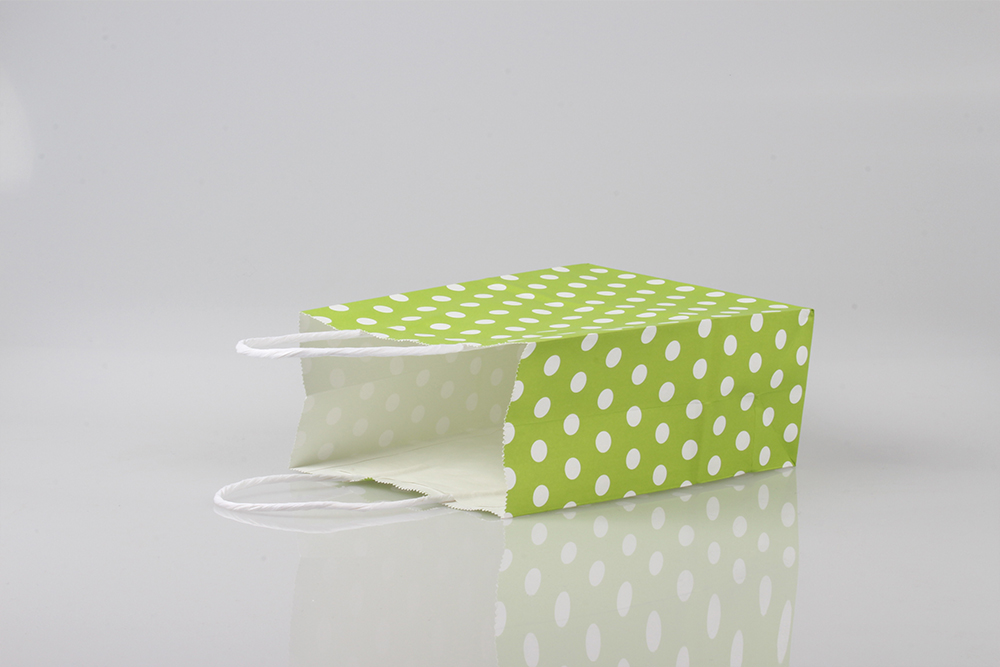 圓點(diǎn)清新禮品白牛皮紙袋 圓點(diǎn)清新禮品白牛皮紙袋