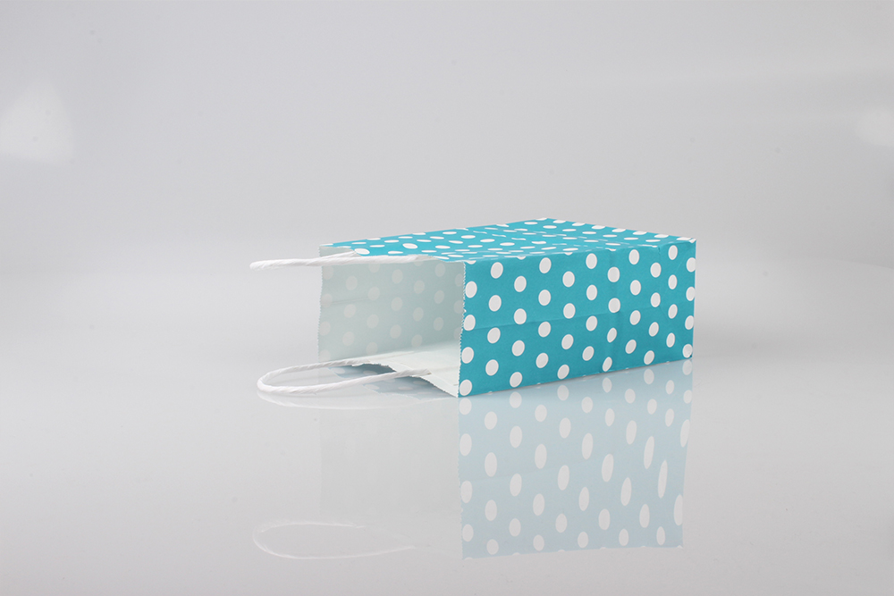 圓點(diǎn)清新禮品白牛皮紙袋 圓點(diǎn)清新禮品白牛皮紙袋