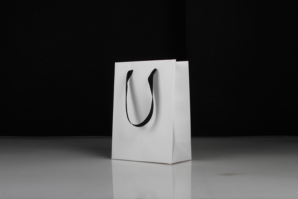 高檔白卡化妝品紙袋 高檔白卡化妝品紙袋