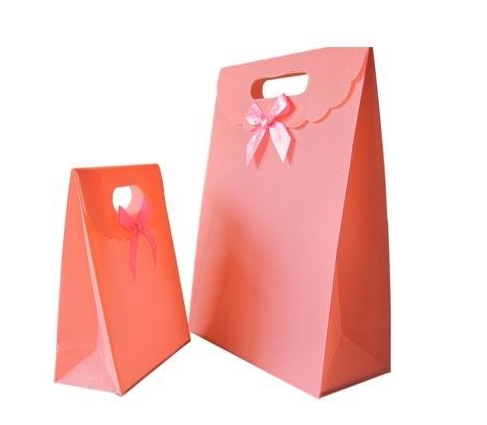 禮品紙袋定做時(shí)為什么存在色差