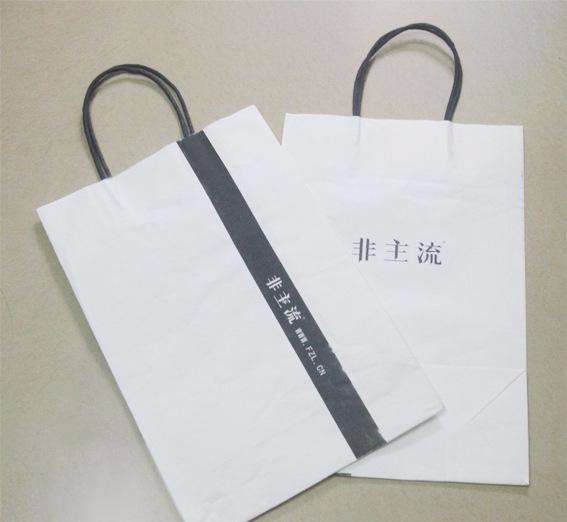 想提品牌知名度？試試定制服裝紙袋